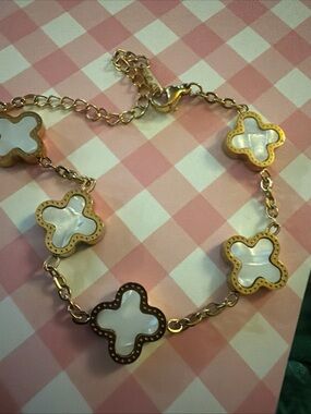 Clover Link Bracelet with White Inlay - Women Jewelry
